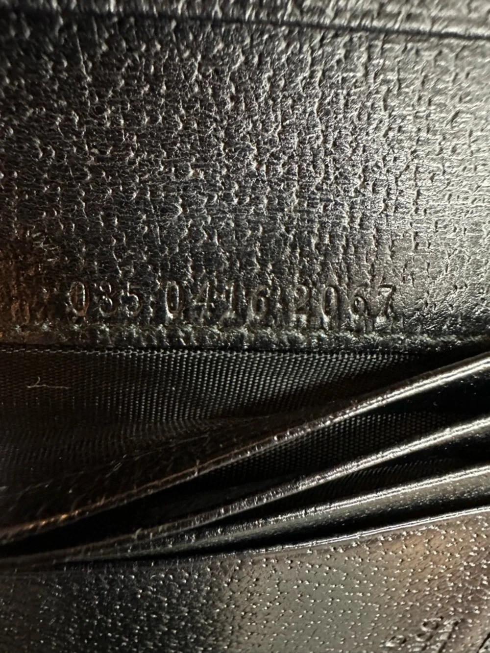Gucci Black Leather Wallet Silver Bar Logo Compact - Picture 8 of 13